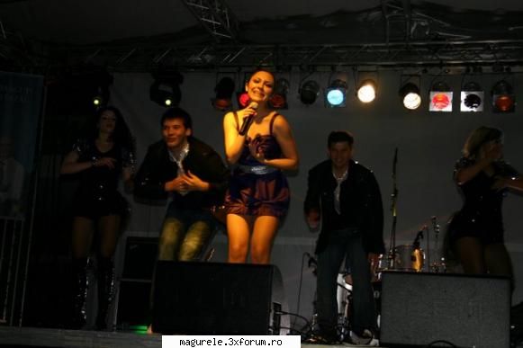 Andra la concertul de 1 mai - Andra la concertul de 1 mai in fata la complex - Poze Inedite